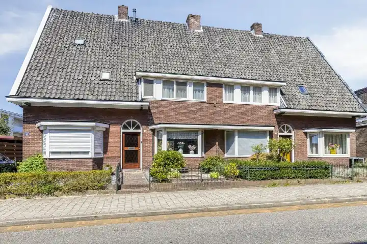 Tussenwoning te koop: Spinbaan 8, Iseldoks Doetinchem