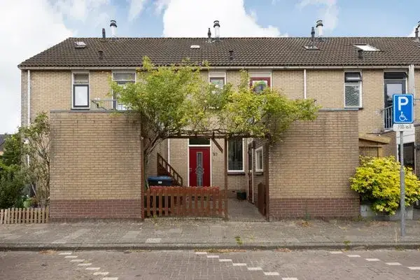 Tussenwoning te koop: Spinnekop 10, Tinga Sneek