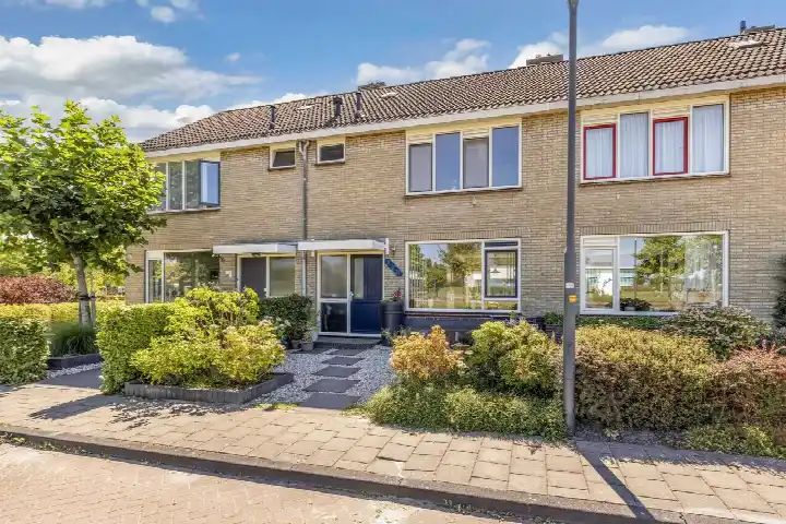 Tussenwoning te koop: Splitting 170, De Venen centrum Drachten