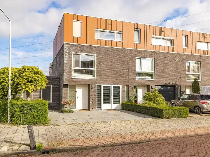 Corner house for sale: Spoeleind 14, Heuveleind Best