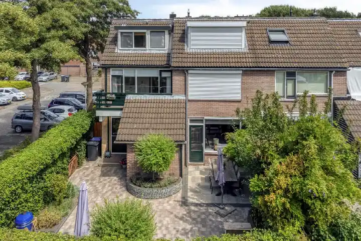 Tussenwoning te koop: Spoelhoren 12, Hout Hoeffe Hellevoetsluis