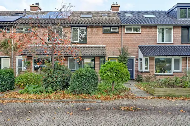 Tussenwoning te koop: Spoorhaag 122, Hagen Houten
