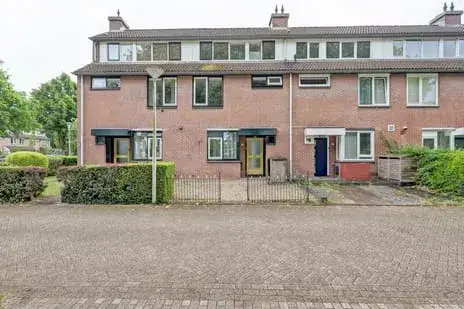 Tussenwoning te koop: Spoorhaag 4, Hagen Houten