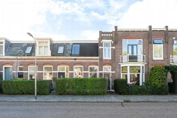 Tussenwoning te koop: Spoorstraat 66, Achter de Hoven Leeuwarden