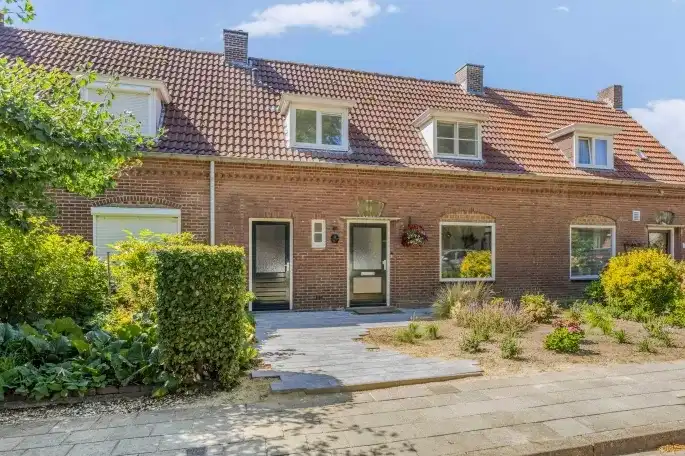 Tussenwoning te koop: Spoorstraat 9, Tuinhaversveld Grubbenvorst