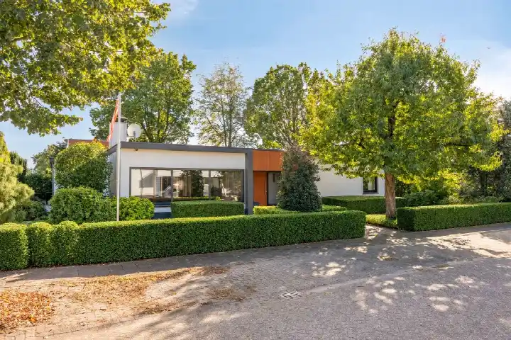 Vrijstaande woning te koop: Sportlaan 1, Berlicum Berlicum