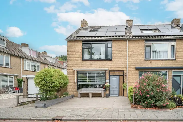 Corner house for sale: Sportlaan 23, Zeeheldenbuurt Bleiswijk