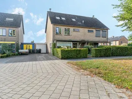 Tussenwoning te koop: Sportlaan 46, ’t Harde Centrum 'T Harde
