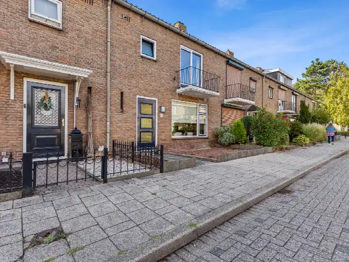 Terraced house for sale: Sportlaan 82, Oud-Beijerland Croonenburghwijk Oud-Beijerland