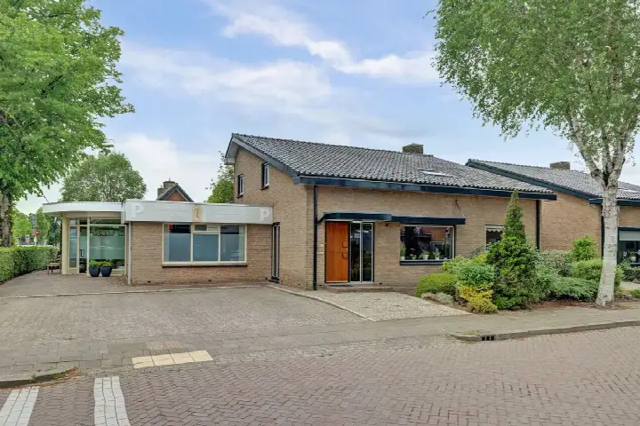 Tussenwoning te koop: Sportparkstraat 5, Centrum Voorthuizen Voorthuizen