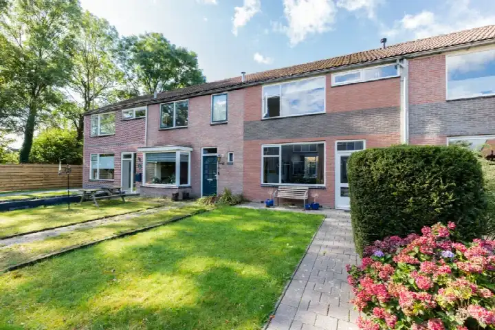 Tussenwoning te koop: Sprikkenveen 8, Vries Vries