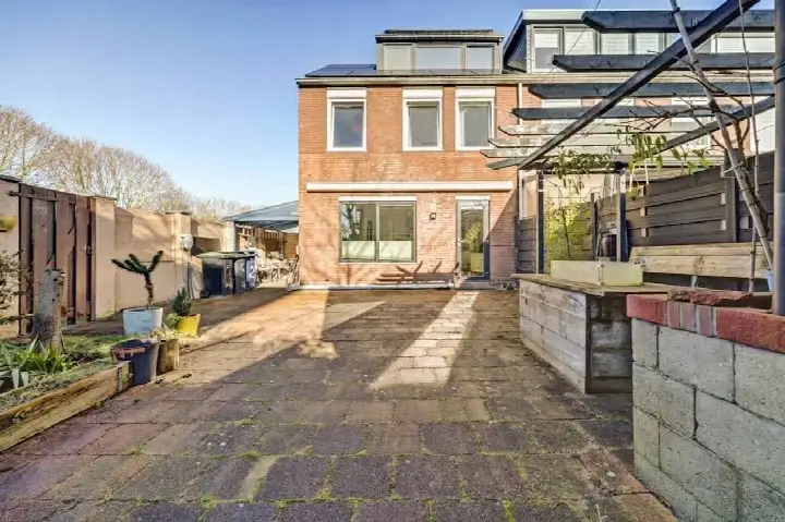 Hoekwoning te koop: sprotstraat 2, Waterwijk Oost Almere