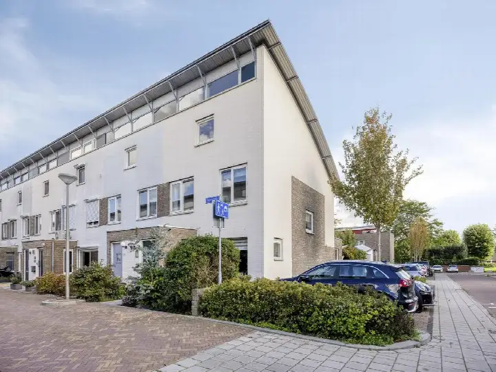 Corner house for sale: Spuisluis 111, Polderpeil-West Alphen Aan Den Rijn