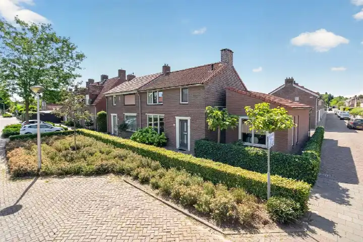 Twee-onder-één-kap te koop: St. Antoniusstraat 43, Geenhoven Valkenswaard