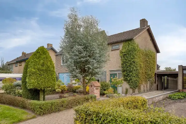 Twee-onder-één-kap te koop: St. Clemensdreef 6, Hulsel Hulsel