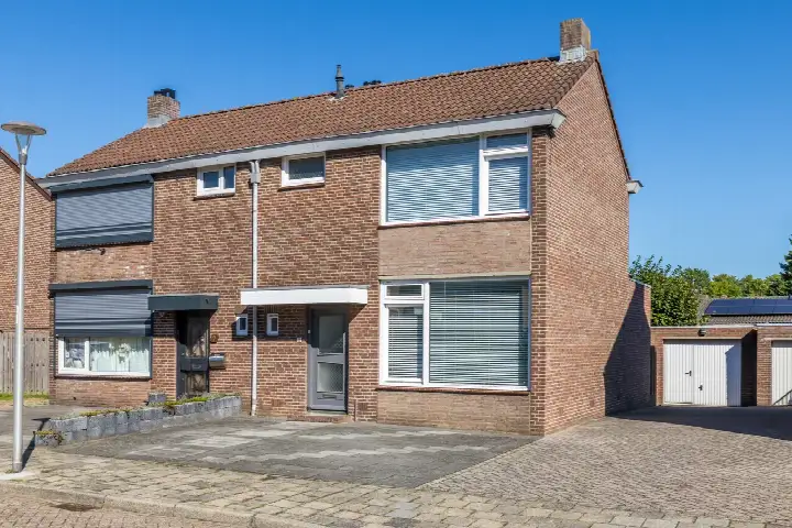 Twee-onder-één-kap te koop: St. Gerlachstraat 11, Nieuw Lotbroek-Noord Hoensbroek