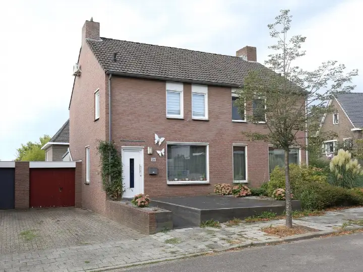 Tussenwoning te koop: St. Josephstraat 34, De Dem en omgeving Hoensbroek