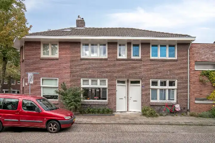 Terraced house for sale: St Lambertusstraat 1A, Oude Spoorbaan Eindhoven