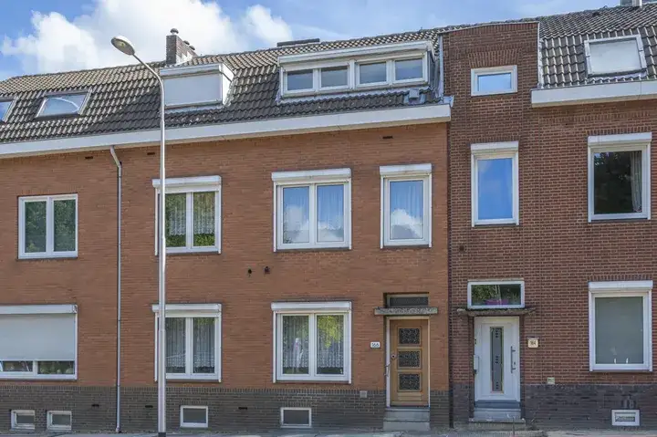 Tussenwoning te koop: St.Pieterstraat 166, Vink Kerkrade