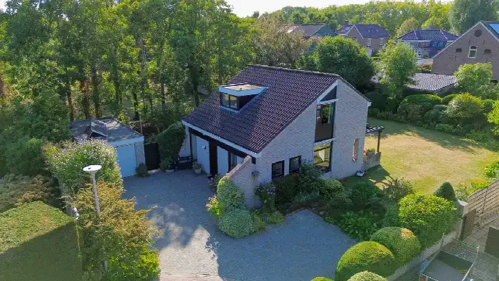 Vrijstaande woning te koop: Staakweg 10, Dirksland noord Dirksland