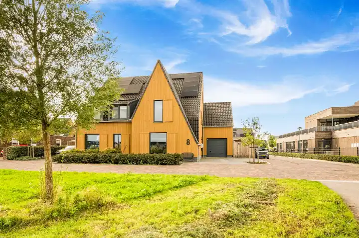 Twee-onder-één-kap te koop: Staartmeesstraat 8, De Draai Zuid Heerhugowaard