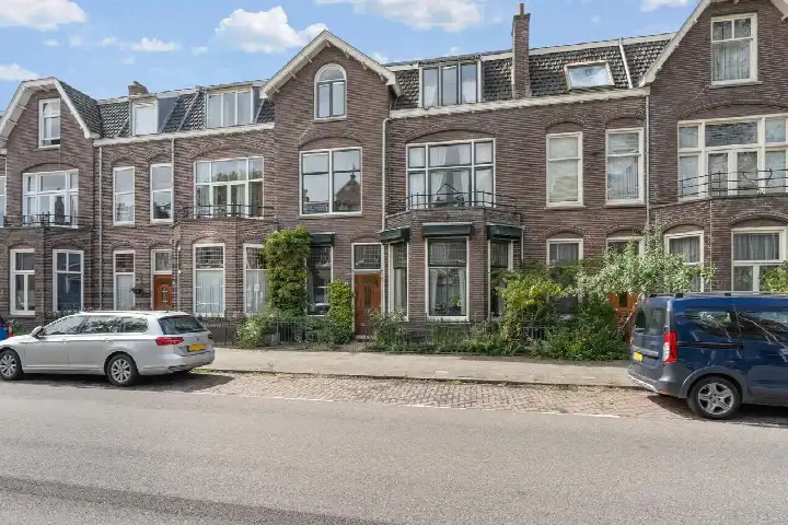 Tussenwoning te koop: Stadhouderslaan 35, Wilhelminapark en omgeving Utrecht