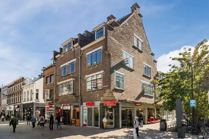 Appartement te huur: Stadhuisplein 329B, Binnenstad Oost Tilburg