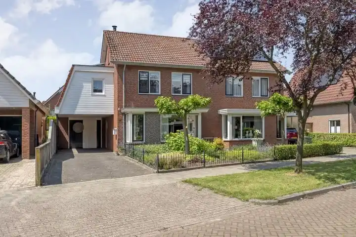 Twee-onder-één-kap te koop: Stadtlohnallee 31, Eertman Weerselo
