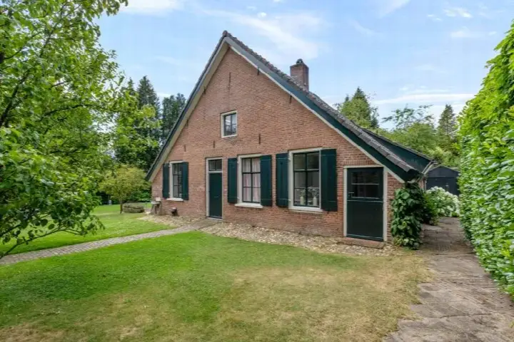 Vrijstaande woning te koop: Stalen enk 39, Velp-Noord boven spoorlijn Velp