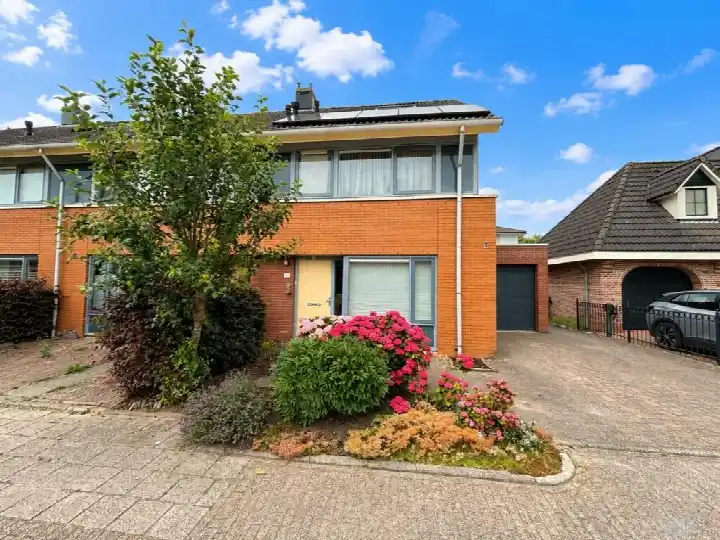 Hoekwoning te koop: Standenland 10, Landen Houten