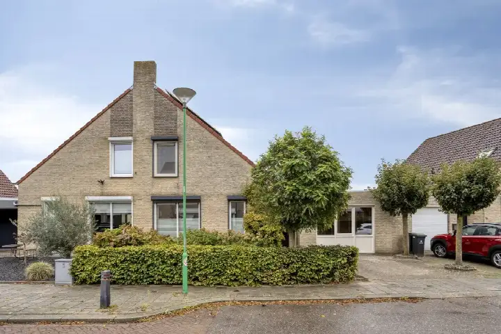 Tussenwoning te koop: Standerdmolen 38, Merum Herten