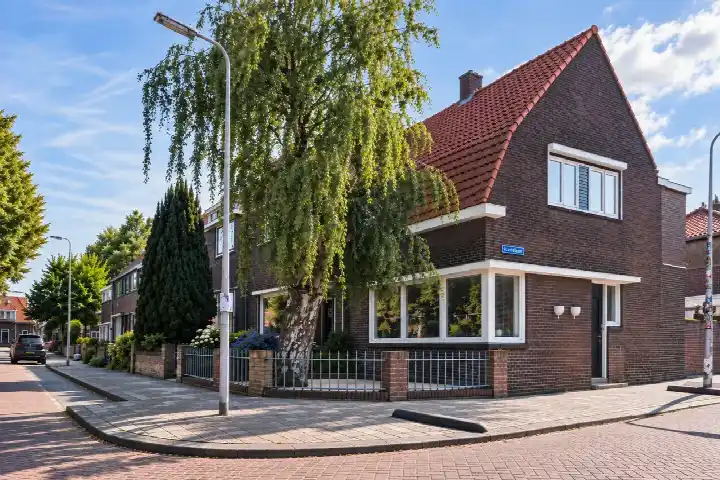 Corner house for sale: Staringstraat 34, De Korte Akkeren Nieuw Gouda