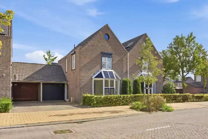 Tussenwoning te koop: Statenlaan 33, Geertruidenberg-Kom Geertruidenberg