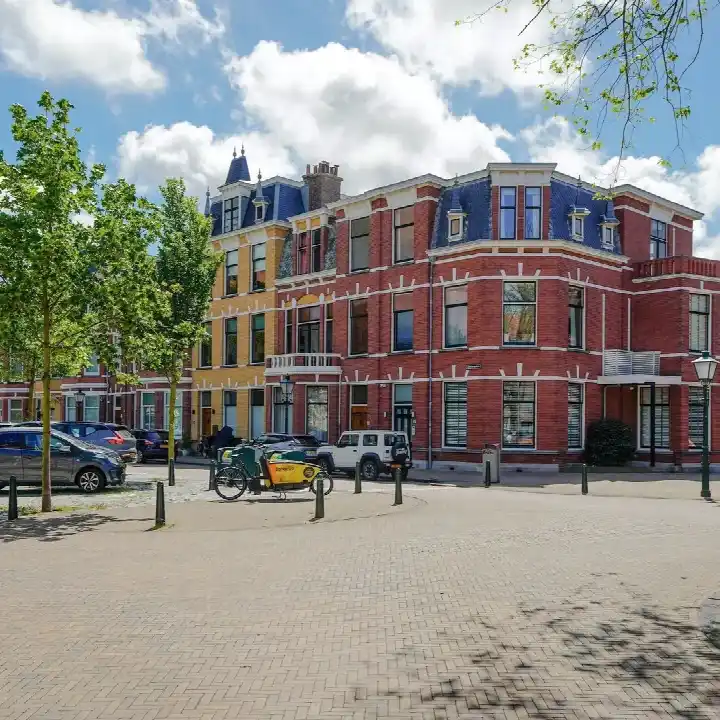 Corner house for sale: Statenplein 14, Statenkwartier 'S-Gravenhage
