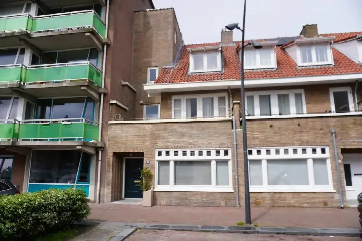 Tussenwoning te koop: Stationsplein 19, Boulevard Noord Zandvoort
