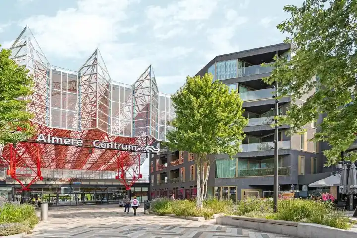 Apartment for rent: Stationsplein 5B, Centrum Stad Oost Almere