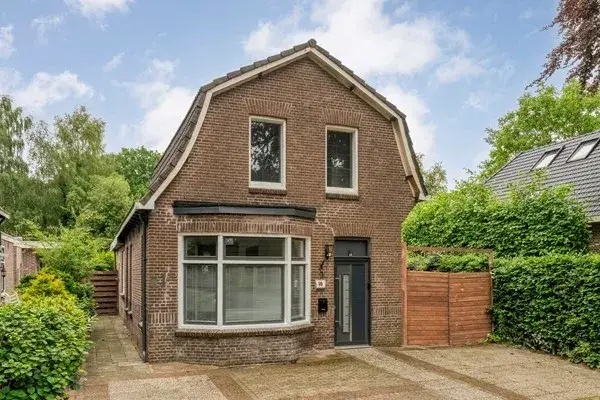 Vrijstaande woning te koop: Stationsstraat 10, Dalen Dalen