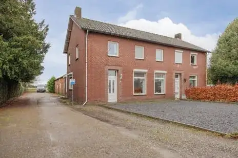 Twee-onder-één-kap te koop: Stationsstraat 110, Verspreide huizen Hegelsom Hegelsom