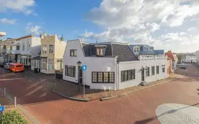 Hoekwoning te koop: Stationsstraat 2, Centrum Zandvoort