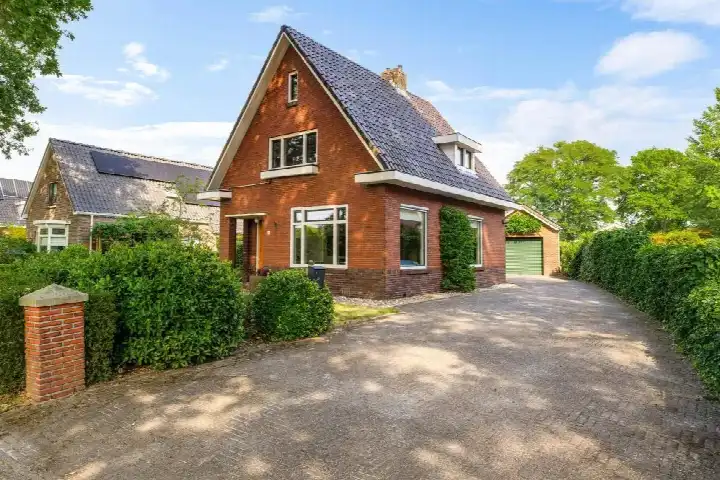 Vrijstaande woning te koop: Stationsstraat 3, Tynaarlo Tynaarlo