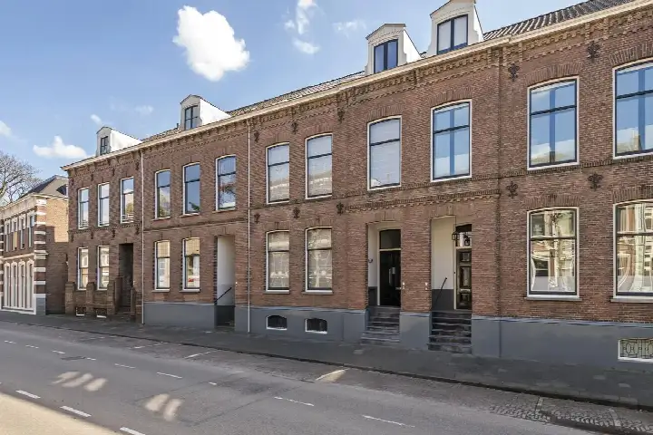 Tussenwoning te koop: Stationsstraat 33, Stationsbuurt Tiel