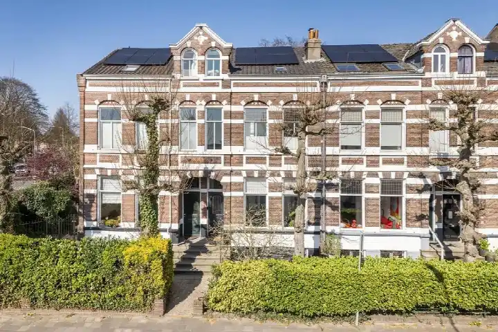 Terraced house for sale: Stationsstraat 40, Stationsbuurt Tiel
