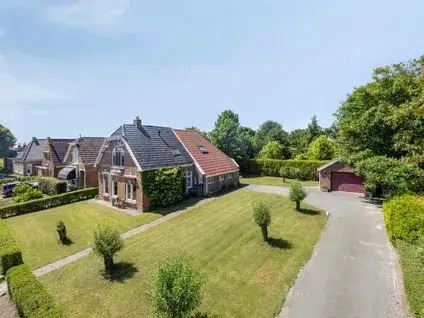 Vrijstaande woning te koop: Stationsweg 12, Blija Blije