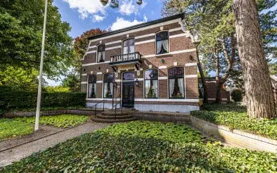 Vrijstaande woning te koop: Stationsweg 129, Om de Zanderij Hillegom