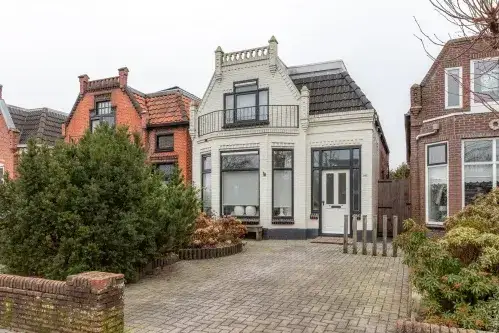 Vrijstaande woning te koop: Stationsweg 247, De Folgeren centrum Drachten