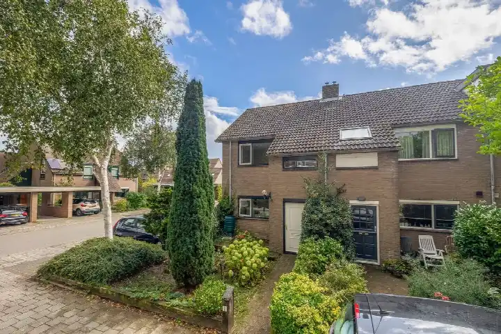 Hoekwoning te koop: Staverenmeen 1, Stedenwaard Harderwijk
