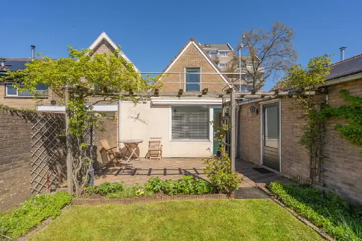 Semi-detached for sale: Steendijk 32, Vredeveld Noord Assen