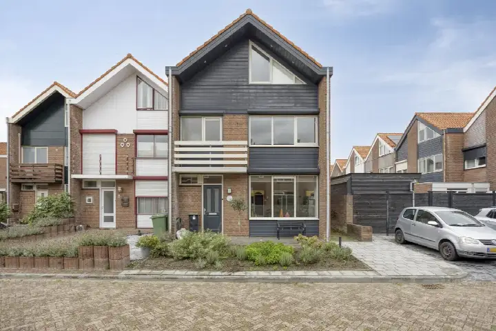Corner house for sale: Stelberg 2, Wouw Wouw