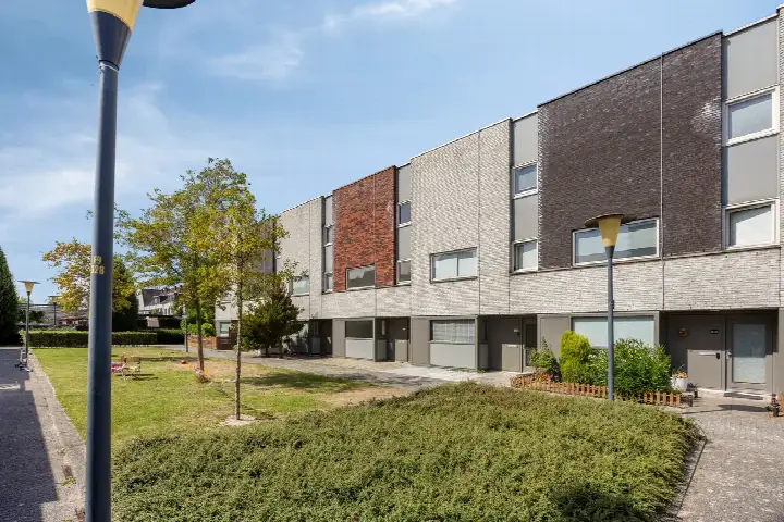 Terraced house for sale: Stellendamstraat 219, Zuid-Hollandbuurt-Zuidoost Zoetermeer