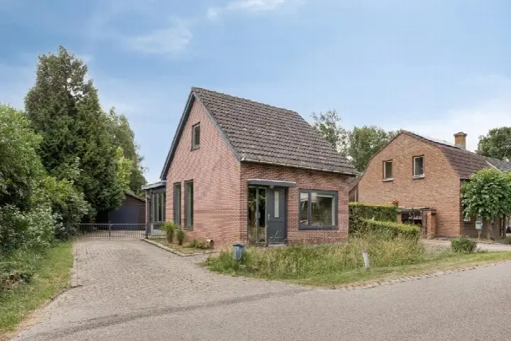 Detached house for sale: Stellestraat 11, Buitengebied Hulst Hulst